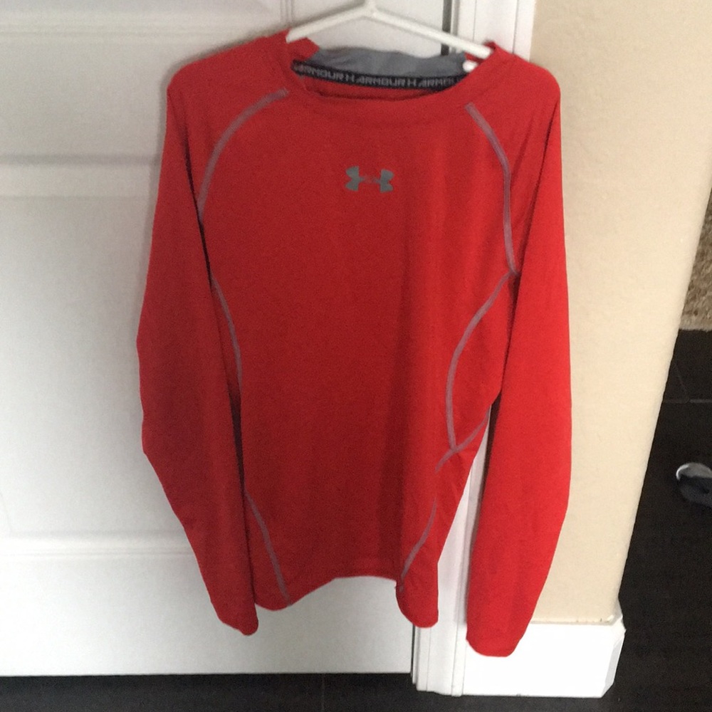Under Armor Long Sleeved dry fit T-Shirt